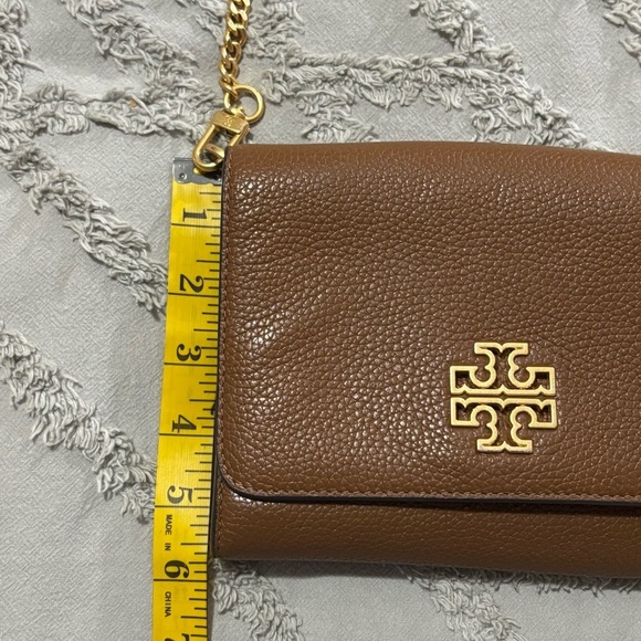 Tory Birch Britten Chain Wallet - Picture 11 of 15